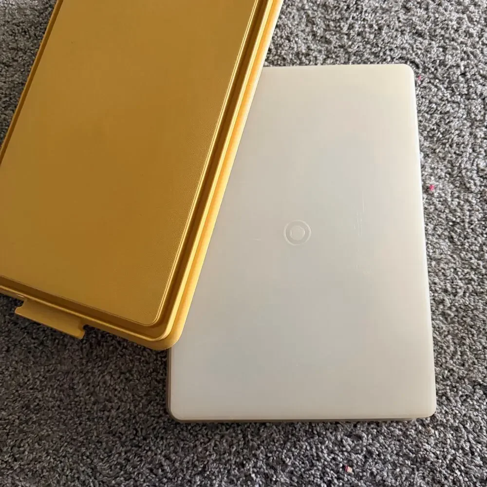 Vintage Tupperware Rectangle Cake Taker Carrier Harvest Gold 13 x 9